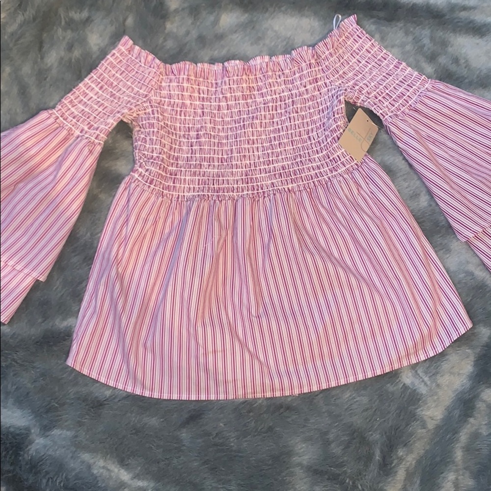 NWT BELLE SKY OFF THE SHOULDER TOP💖